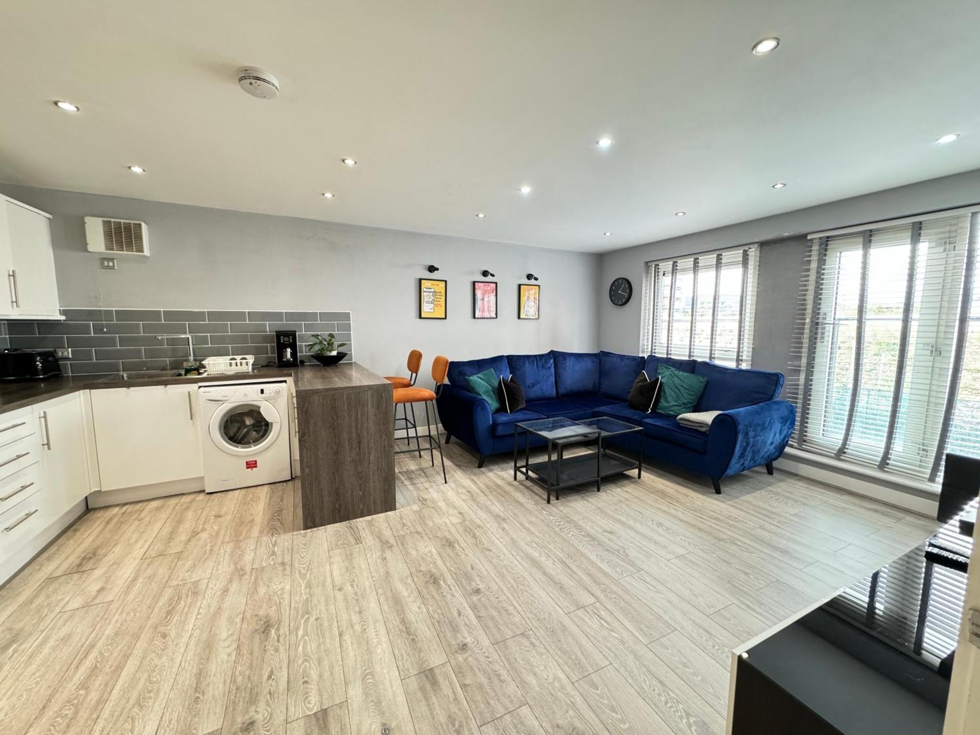 Rnm - Business Professionals Stay, Walsall City Centre, 2 Bedroom With Ensuite And Bathroom, Entire Place, Kitchen & Washroom With Amenities, Smart Tv, Easy Access, Fast Wifi, Parking Nearby, Great Transport Links Buitenkant foto